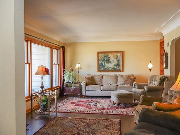 2nd image of 263 Byrnbrae St