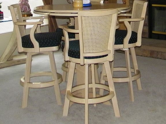 Living room w/ fireplace