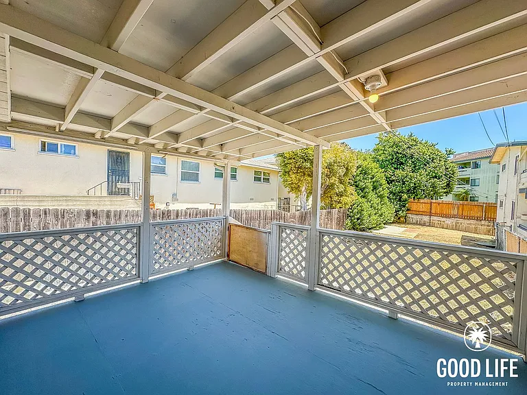252 G St — Photo 15