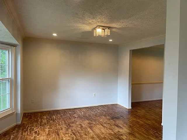 4 bed, 2.5 bath, 1810 sqft, $3,300 — Photo 4