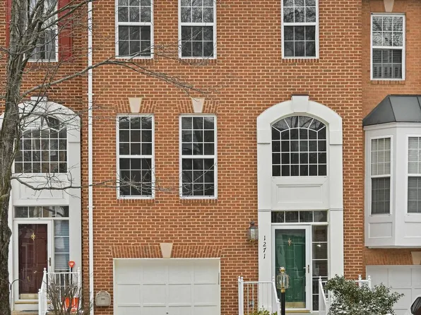 1271 Wild Hawthorn Way, Reston, VA 20194