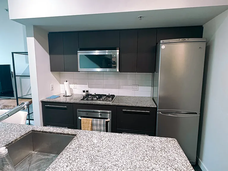 522 W 8th Ave #208 — Photo 3