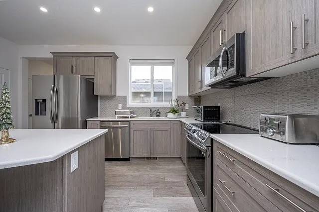 368 Yorkville Ave SW — Photo 12