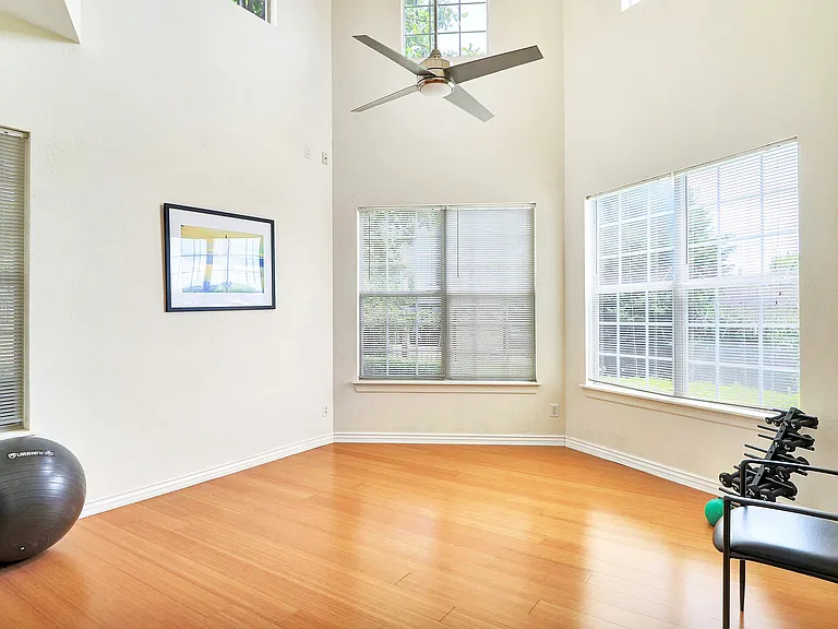 Stone Manor Apartment Homes — Photo 42