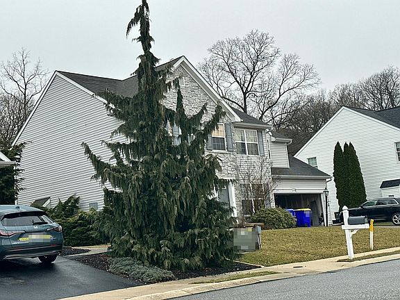4th image of 6 Logan Dr