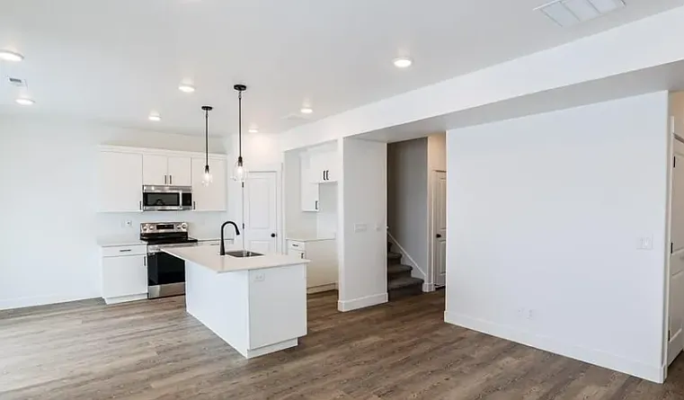 3 bed, 2.5 bath, 1619 sqft, $1,849 — Photo 4