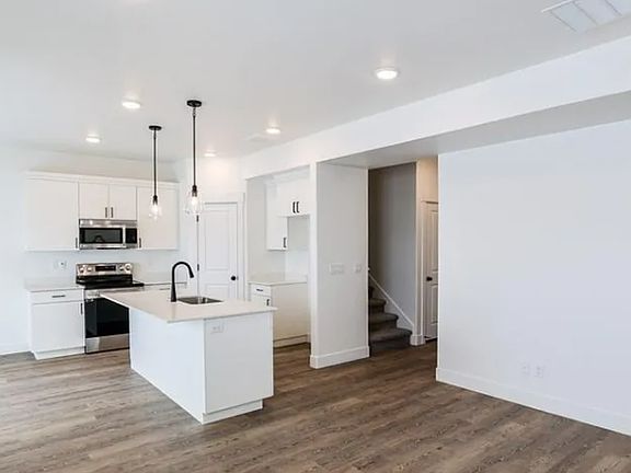 4th image of 1136 Ashlyn Way #4