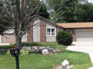 1028 Maple Grove Rd, Jackson, MI 49201