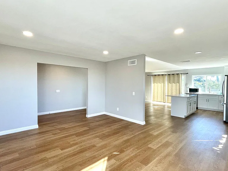 13556 Samantha Ave — Photo 6