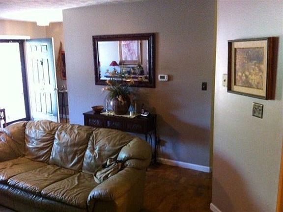 4th image of 264 Applegrove Dr