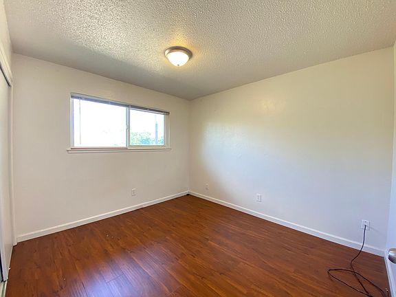 5th image of 7811 Loucreta Dr