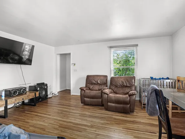 14 11th Ave NW, Minot, ND 58703