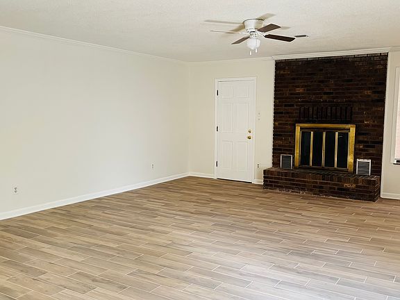 3rd image of 2002 Dawson Ln