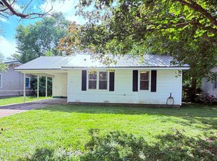718 Gibson Ave, Neosho, MO 64850