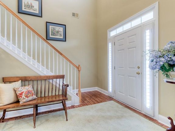 4th image of 817 Brookside Ct