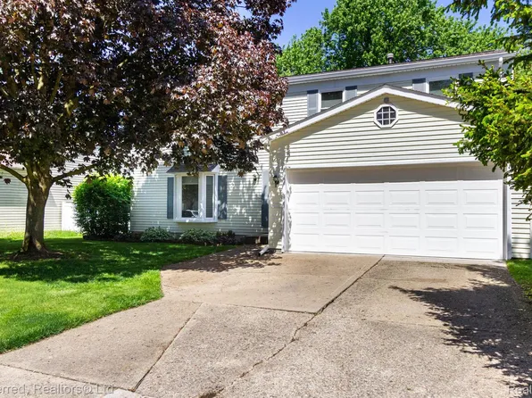 41944 Cherry Hill Rd, Novi, MI 48375