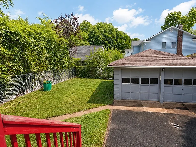 401 Broad Ave — Photo 19