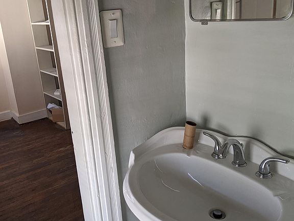 2nd image of 102 S Henry St #2