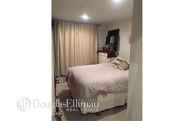 Rented by Paramount Realty Management | media 8