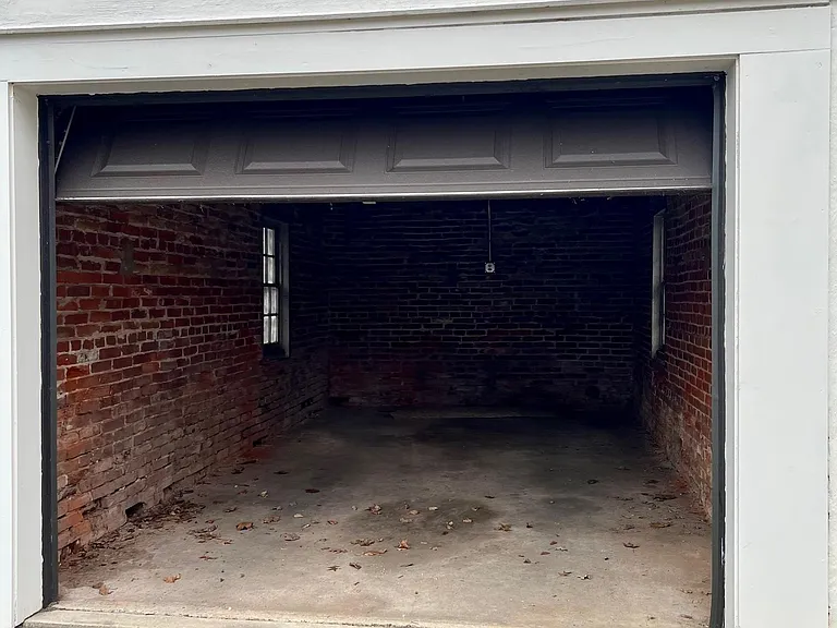 Inside garage/storage/workshop available for extra fee.
