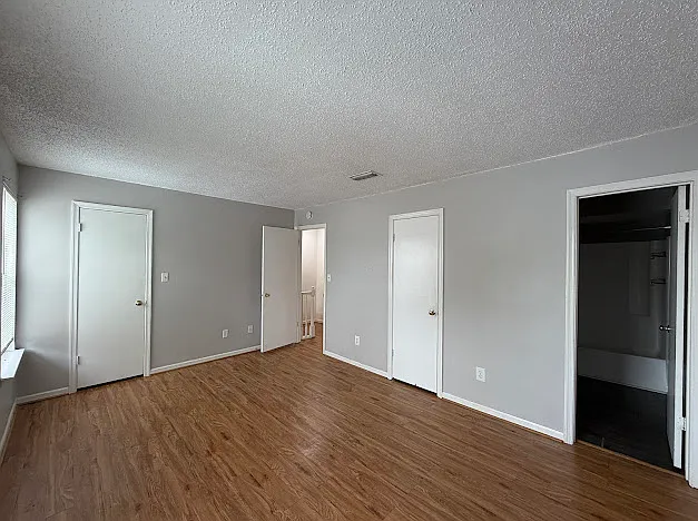 548 Hollomon Dr — Photo 10