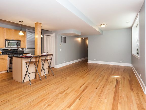 4th image of 7639 N Greenview Ave #Ab