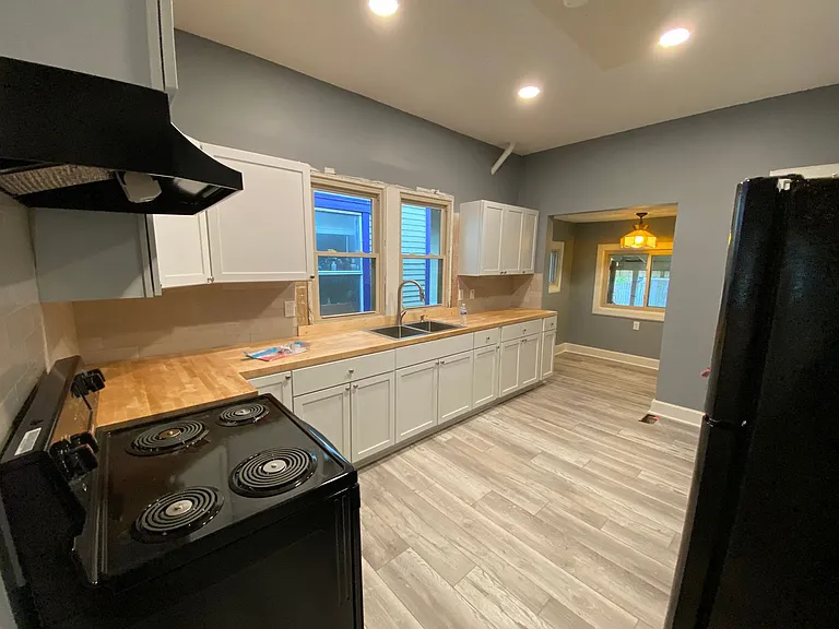 319 Park Dr — Photo 13