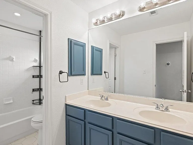 17133 Majestic Ridge Rd — Photo 26