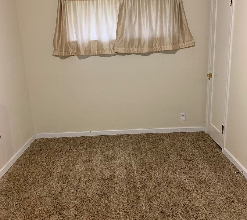 2nd image of 452 Custer Ave