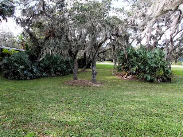 498 Sioux Blvd #386, Oak Hill, FL 32759