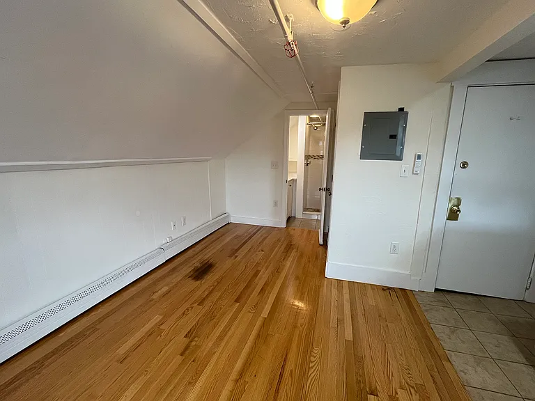 32 Main St #11 — Photo 4