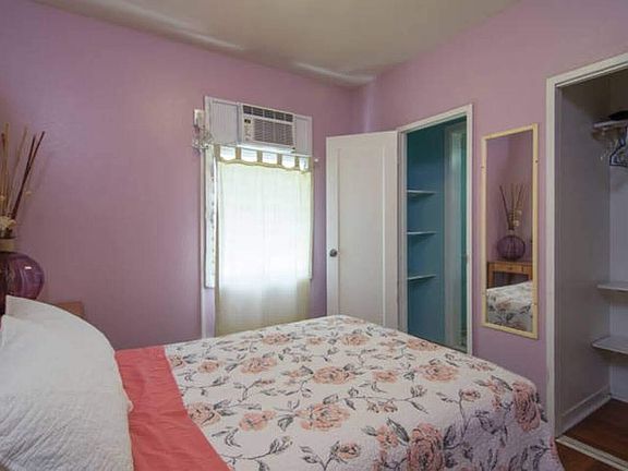 4th image of 3126 Brokaw St #B
