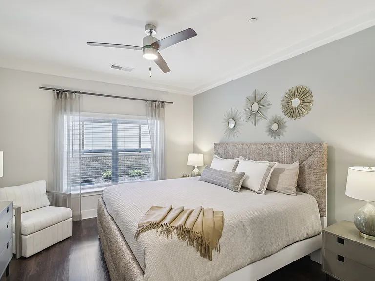 Somerset Apartments — Photo 6