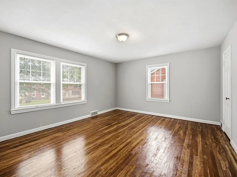 3889 Grenville Rd — Photo 21