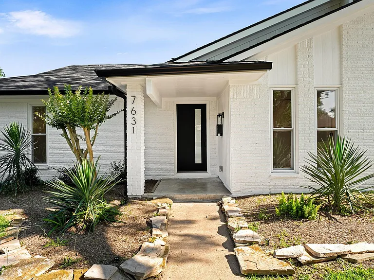 7631 Westwind Ln — Photo 6
