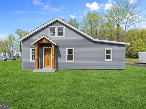 105 E Del A Vue Ave, Penns Grove, NJ 08069