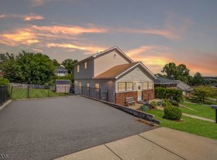 212 Gordon Ave, Totowa Boro, NJ 07512