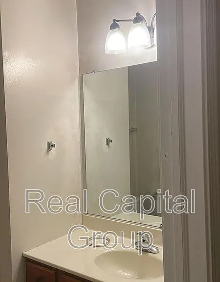 709 Townsend Pl #UPPER — Photo 7