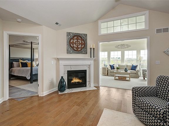 2nd image of 1002 Forest Oaks Dr