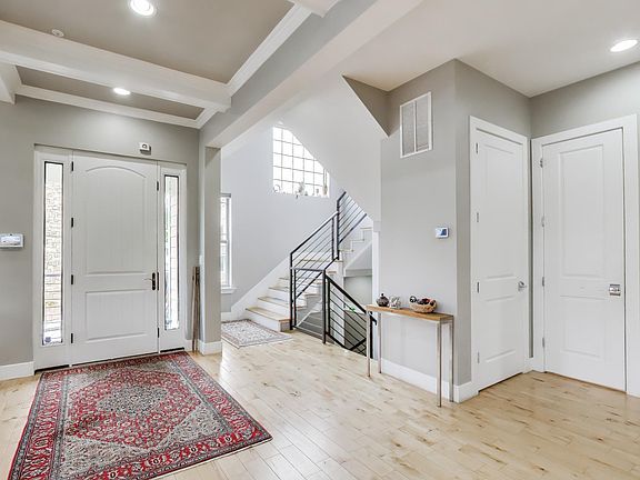 3rd image of 2841 Belair Pl NE