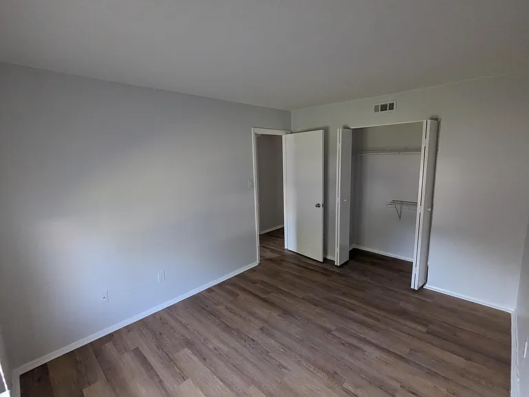 4120 Thalia Station Cir — Photo 7