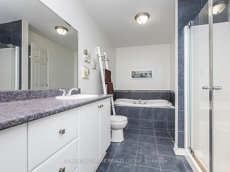 534 Rochefort Cir — Photo 18