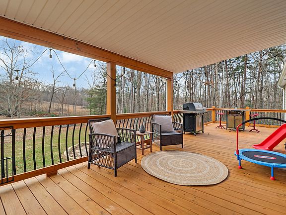 5th image of 223 Grove Loop