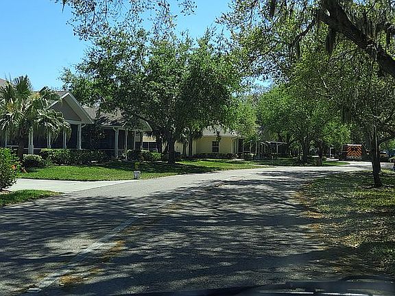 2nd image of 19315 Water Oak Dr Unit 202