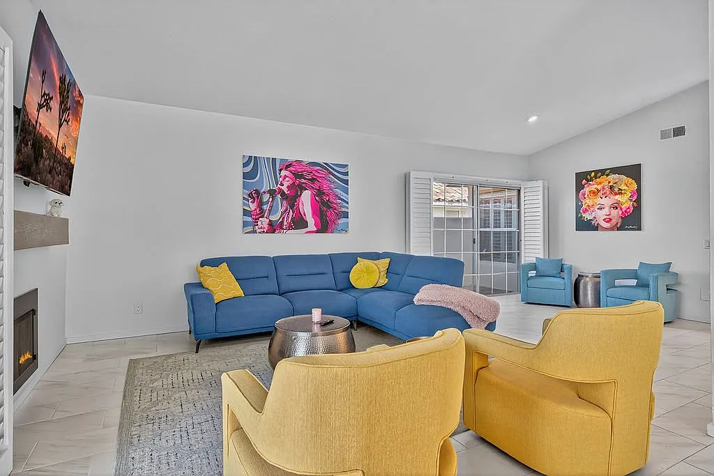 2 bed, 2.0 bath, 1441 sqft, $4,900 — Photo 4
