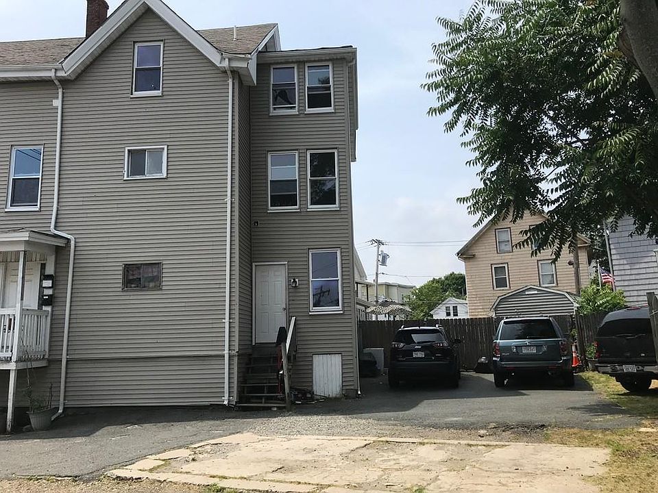 2nd image of 479 Boston St