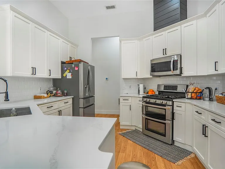 2884 Majestic Isle Dr — Photo 13