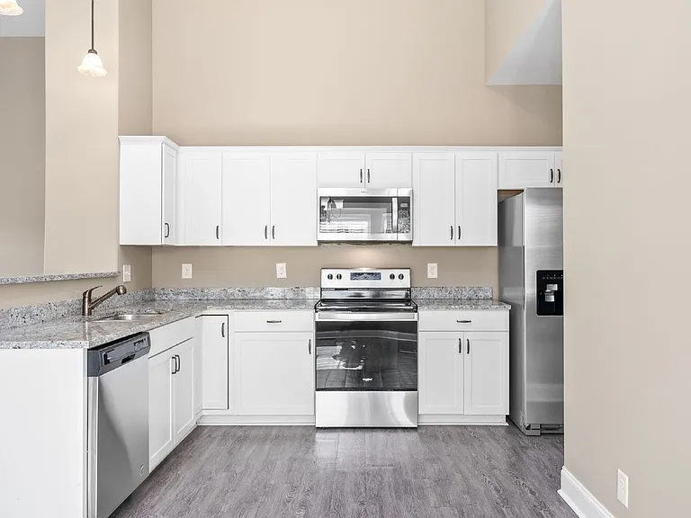 172 Dundee Dr — Photo 15