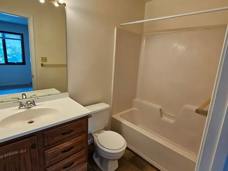106 E Green Meadows Rd #9 — Photo 14