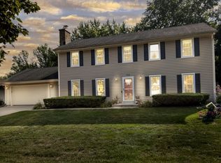 756 Crestwood Dr, Waukesha, WI 53188